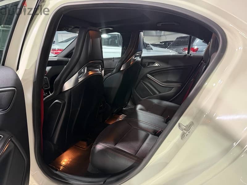 2014 Mercedes-Benz A45 AMG 5