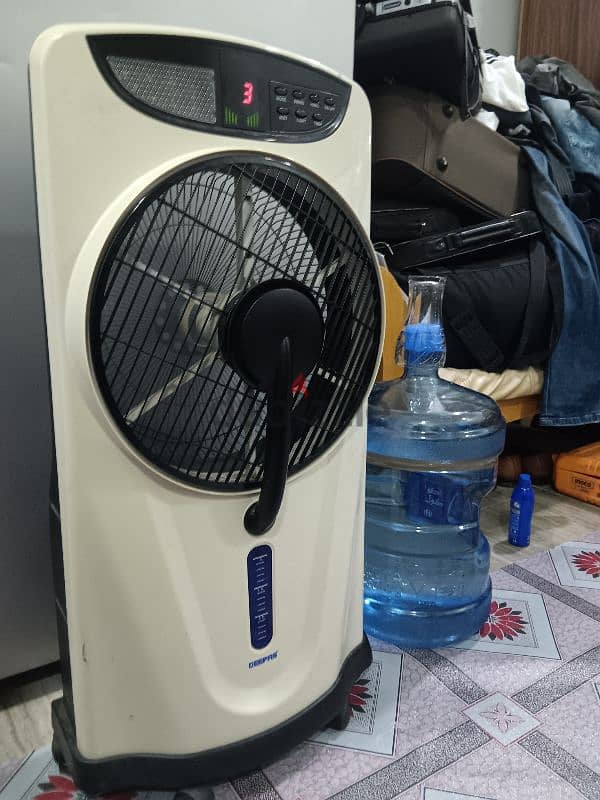 universal stand fan 2