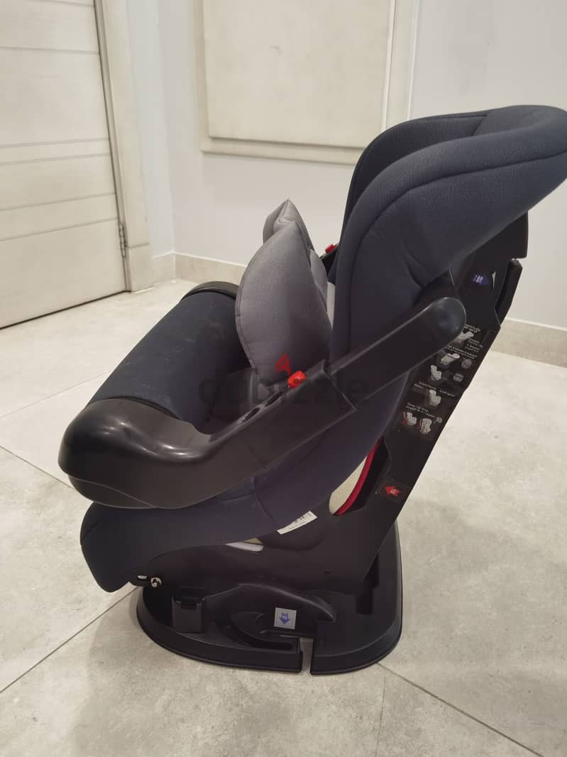 Slightly used baby car seat 2