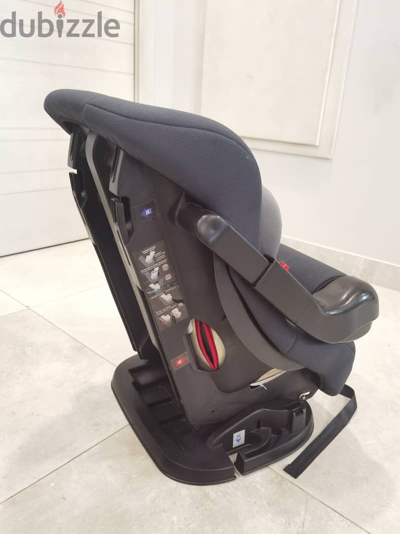 Slightly used baby car seat 4