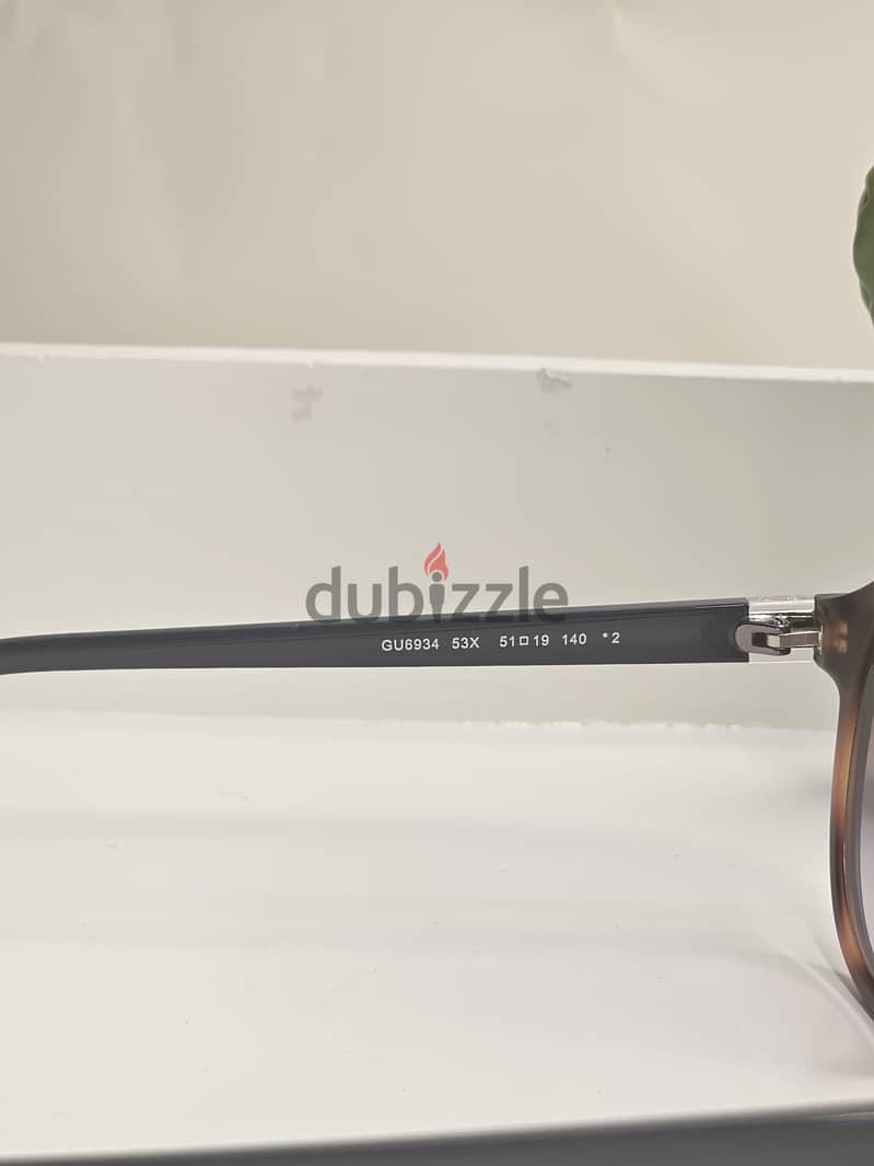 GUESS sunglasses clean used - 25BD 5