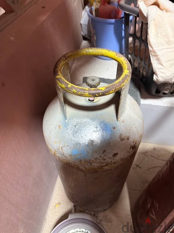 GAS CYLINDER 1