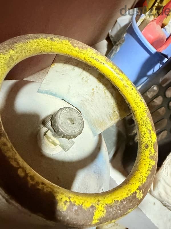 GAS CYLINDER 2