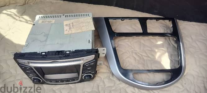 Hyundai accent stereo + fram