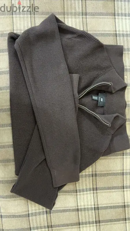 h&m brown knit quarter-zipper sweater S-L size not used