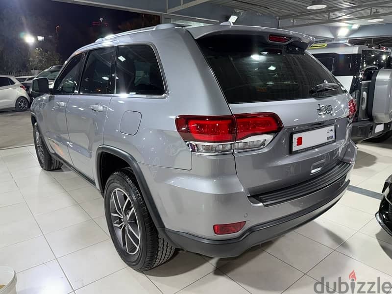 2020 Jeep Grand Cherokee Laredo 1