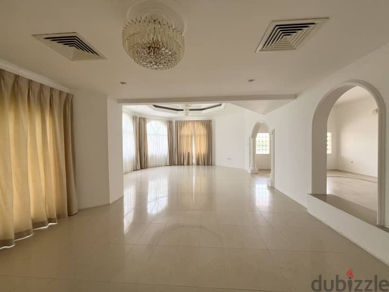 4BR Villa | Al Jasra | Large Garden | Close to Causeway 2