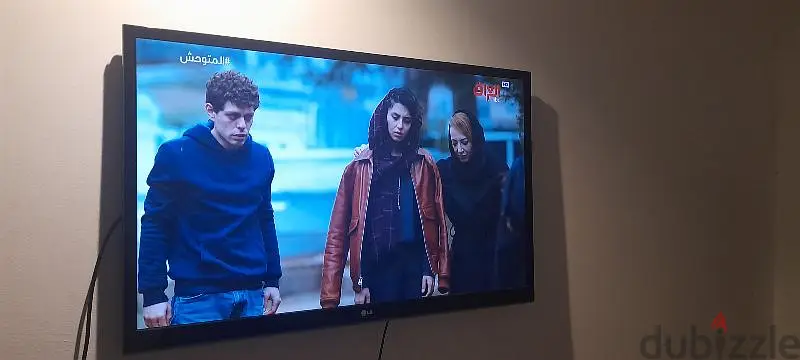 Opportunity: Clean-looking TV for sale, no issues reported, includes original remote control