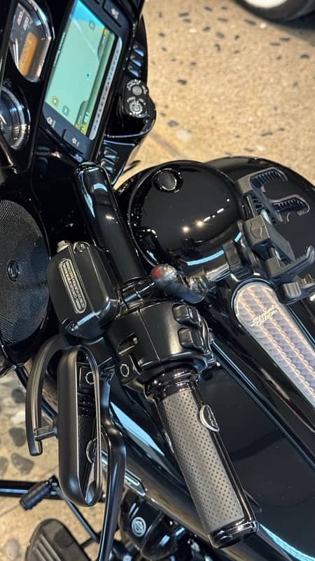 Harley Davidson street glide (special) 4