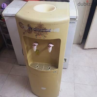 Call (36216143) Water Dispenser in perfect working condition 8BD