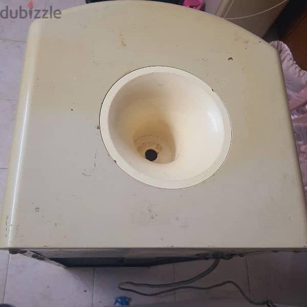 Call (36216143) Water Dispenser in perfect working condition 8BD 3