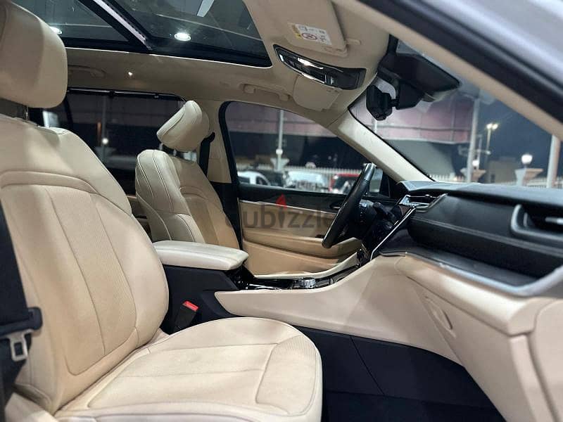 Jeep Grand Cherokee Limited V6 13