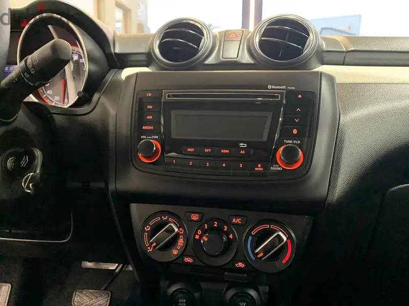 Suzuki Swift4575514130284646413