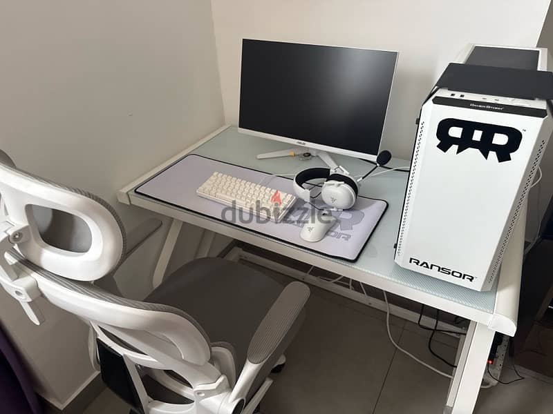 Gaming PC Set Up with boxes 3