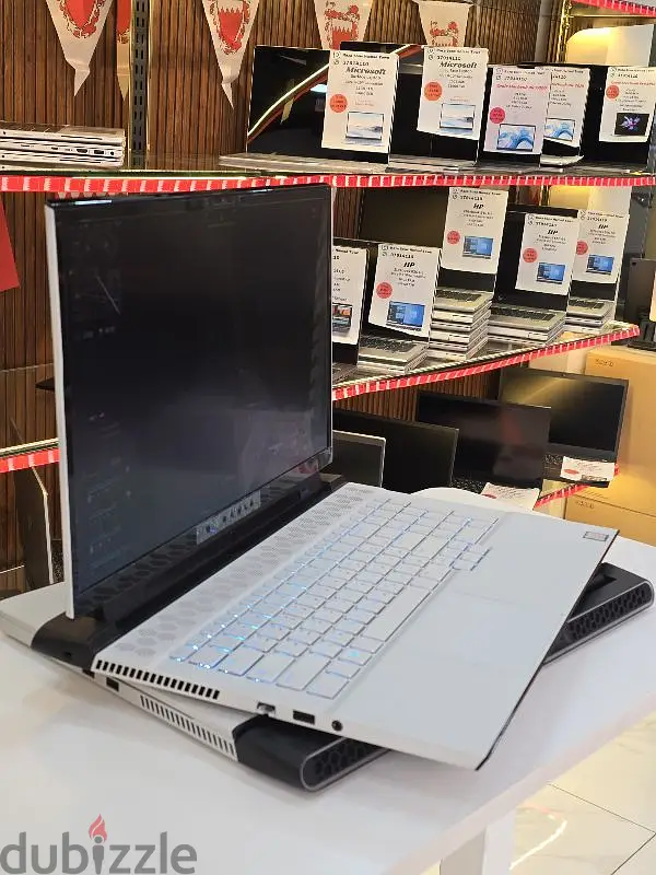 Alienware M17 R2 Core i7-9th Generation459812754875361282