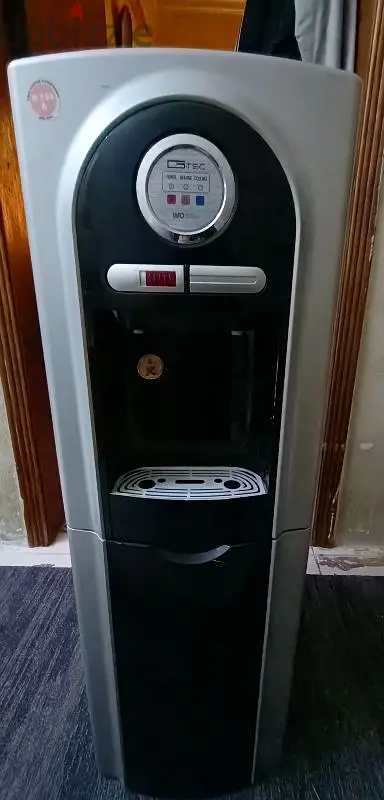 مبرد ماء مستعمل نظيف للبيع