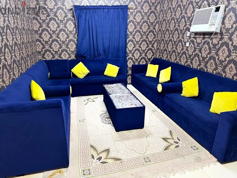 urgent sale sofa set طقم صوفا نظيف