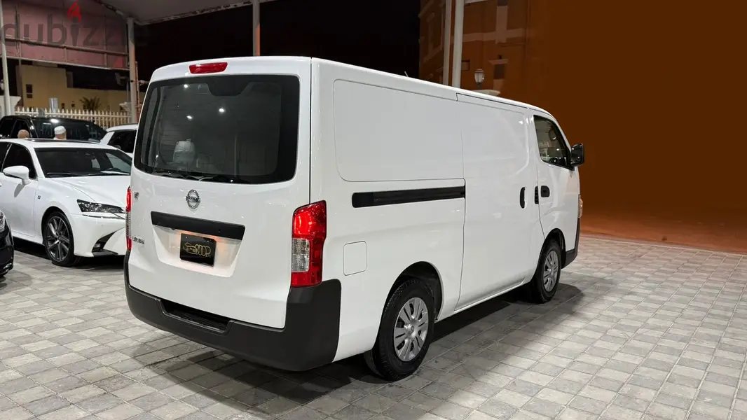 Nissan urvan460678879301478405