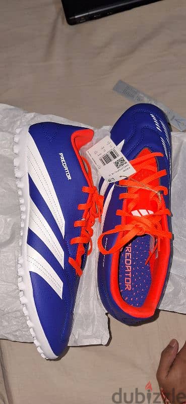 football shoes/boots
