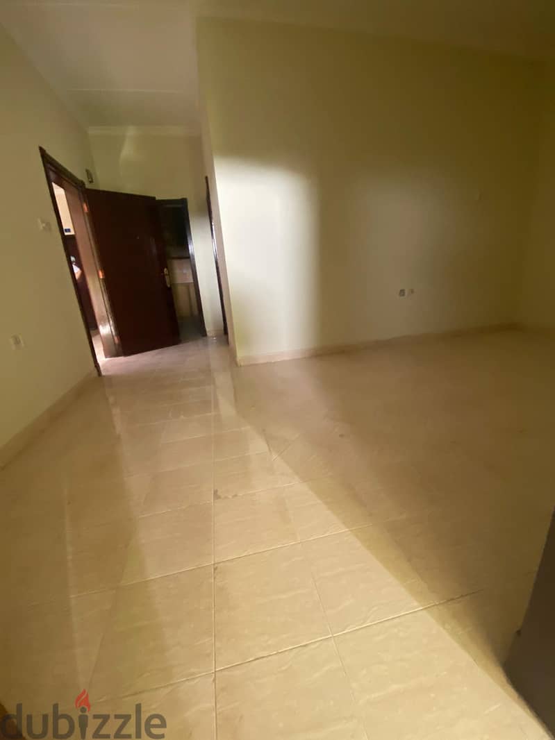 2BR -2 Bathrooms- covered parking - lift available - 24 hours camera 6