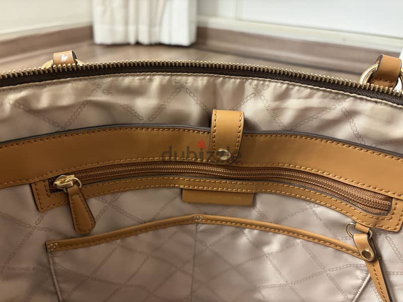 Sullivan Large Logo Top-Zip Tote Bag 6