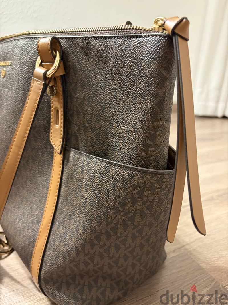 Sullivan Large Logo Top-Zip Tote Bag 8