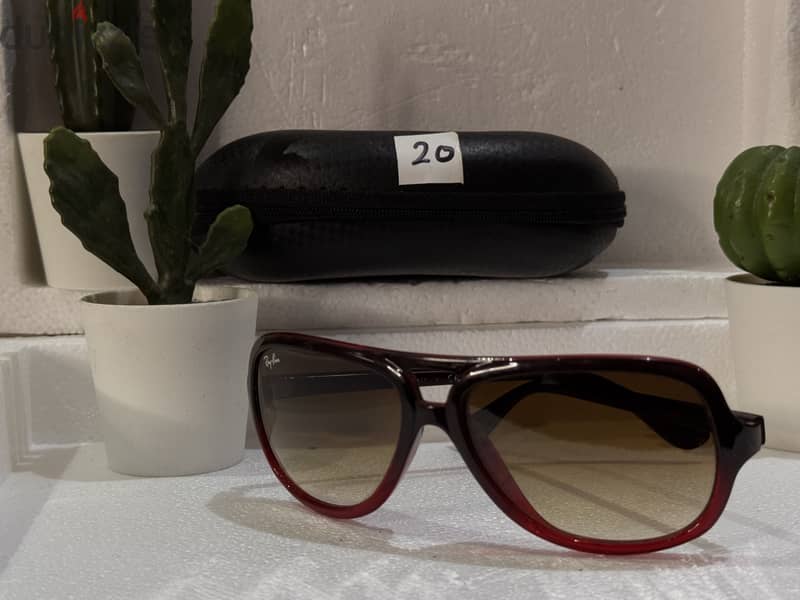 rayban original Sunglasses used clean 10bd  buy 2 for 15bd 16