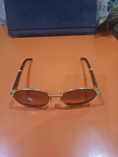 Cartier frame gold 18g    200BD