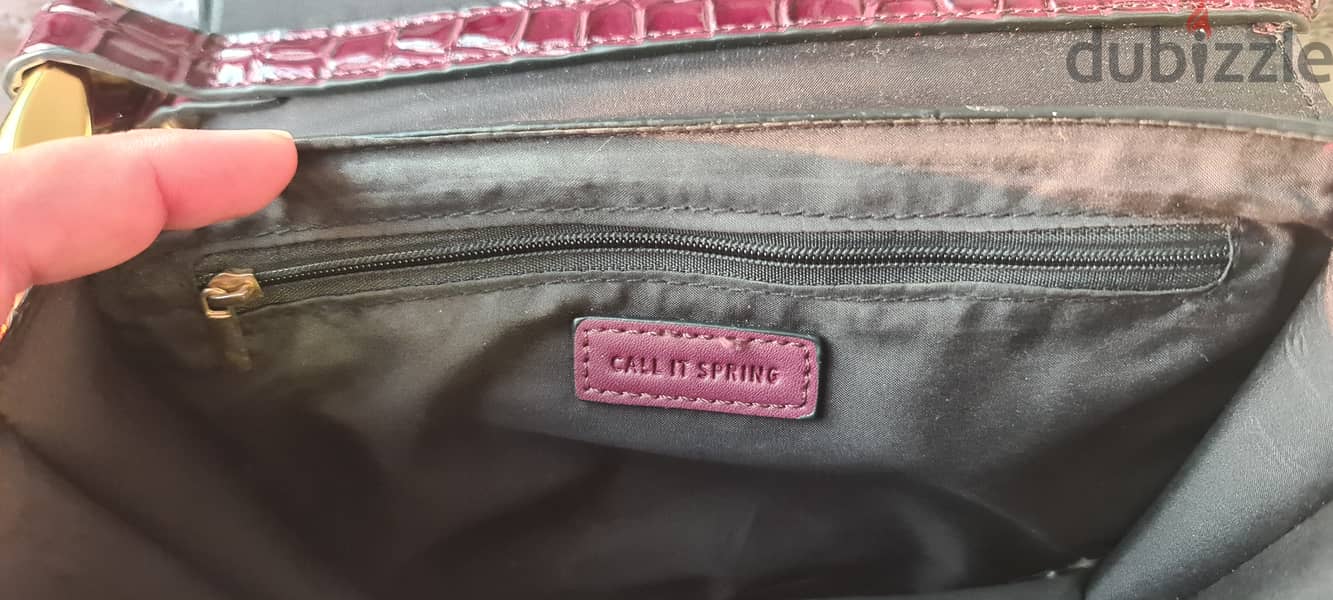 Ladies Hand Bag in Excellent Condition 2