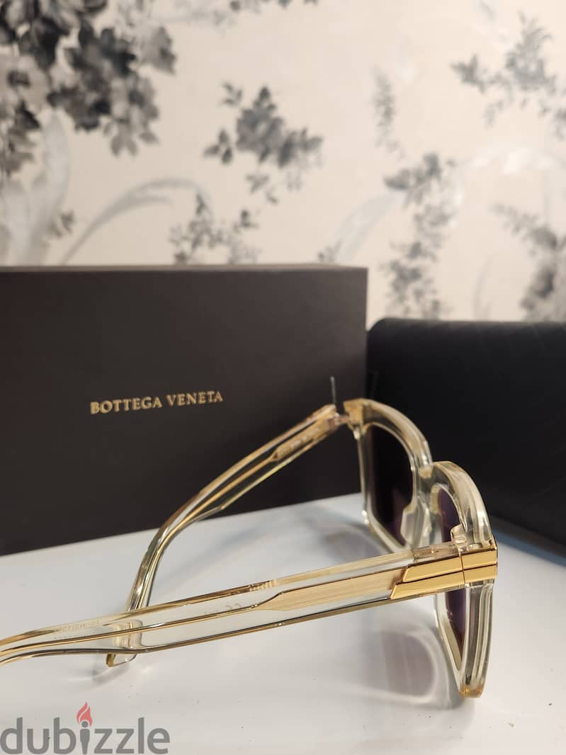 BOTTEGA VENETA  used clean 25BD 2