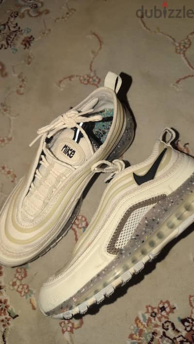 6 Original Shoes Like New all for 65BD!