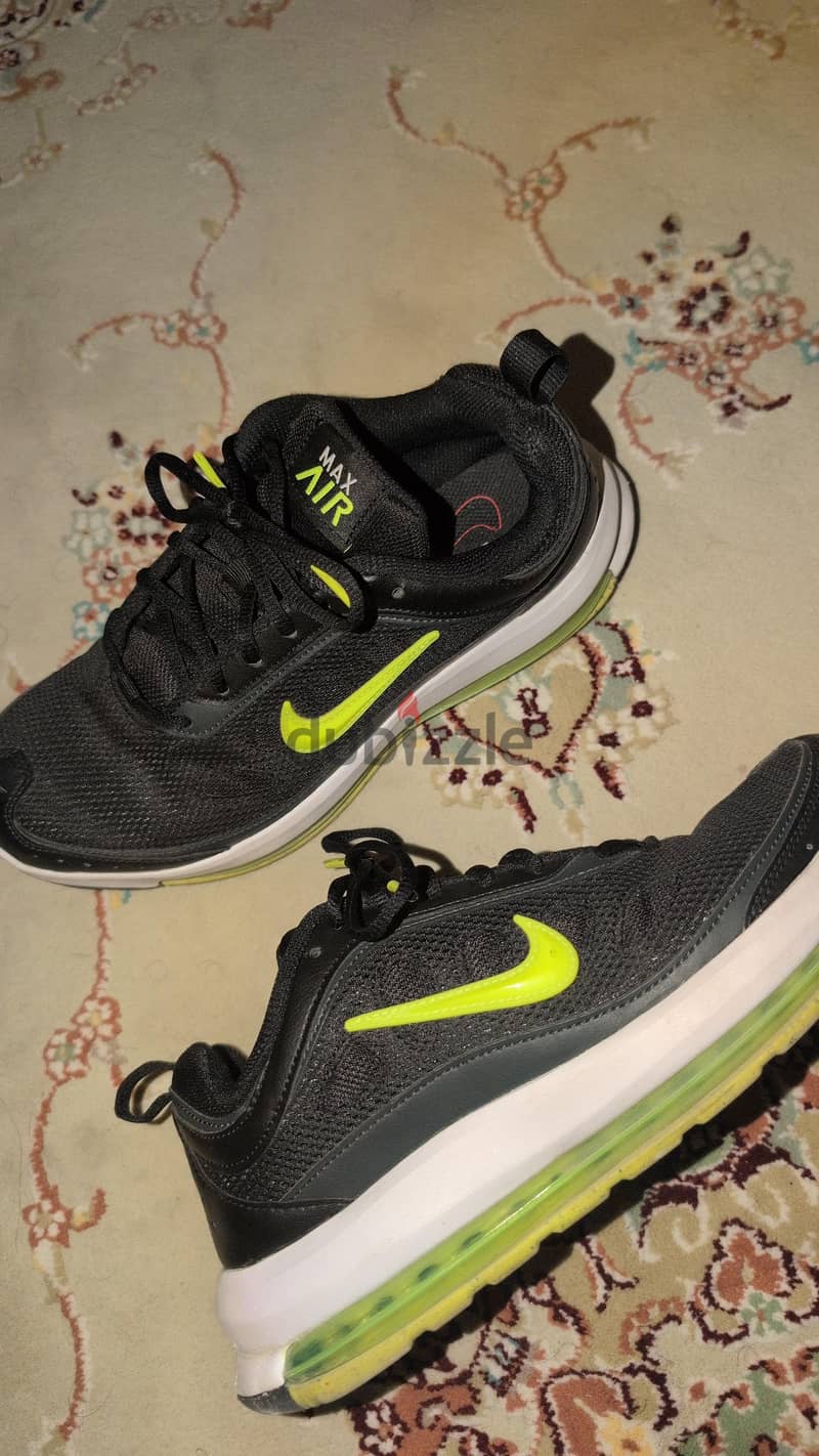 6 Original Shoes Like New all for 65BD! 1