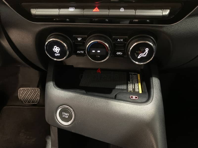 Nissan Megnite (14,000 Kms) 17