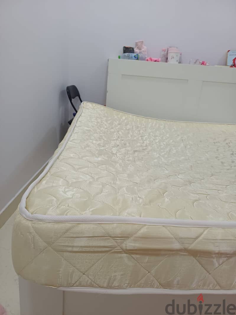 Mattress very clean 180*200 مترس مرتبة نظيفة جدا 1