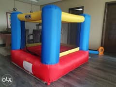 bouncy castle with pump 0