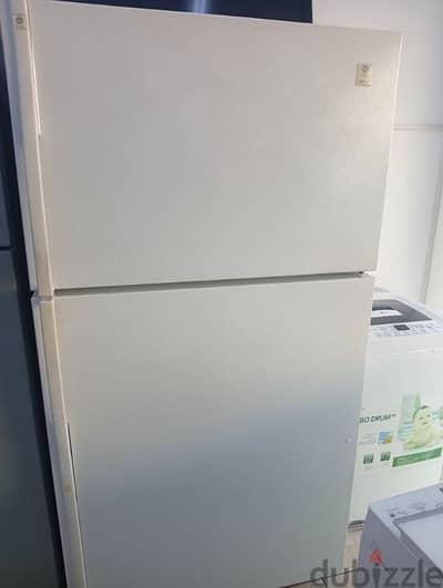 Refrigerator 700 litres