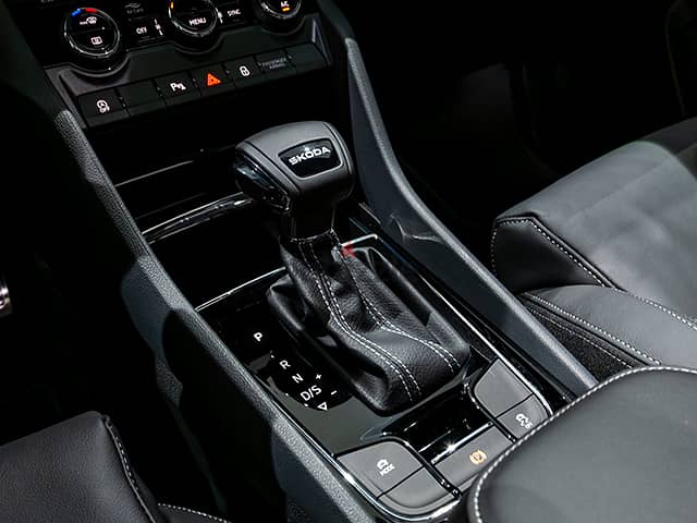 Skoda Karoq 2025 Sportline 7