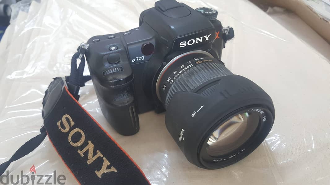 SONY Alpha 700 DSLR Camera 2