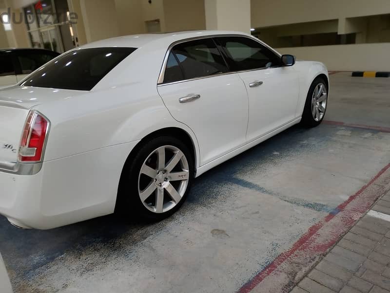 FOR SALE - CHRYSLER 300C 2800BD NEG 4