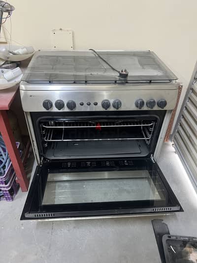 فرن من شركة سانسوي -oven from sansui