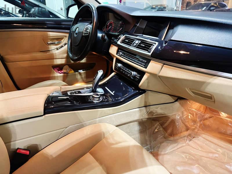 BMW 520i 2015  2.0L Twin-power Turbo 190HP 5