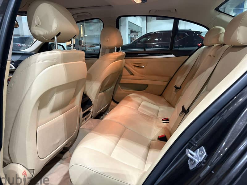 BMW 520i 2015  2.0L Twin-power Turbo 190HP 7