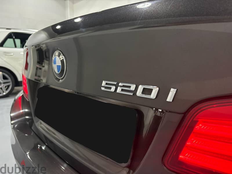 BMW 520i 2015  2.0L Twin-power Turbo 190HP 8
