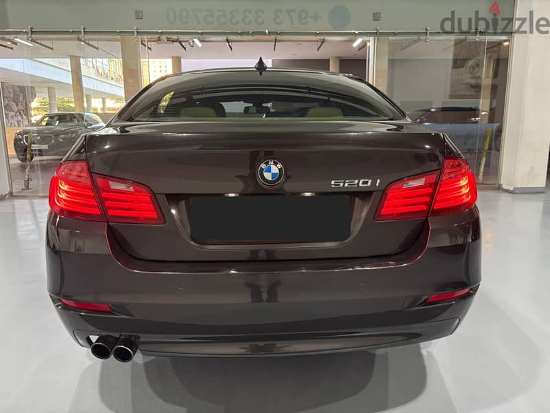 BMW 520i 2015  2.0L Twin-power Turbo 190HP 11