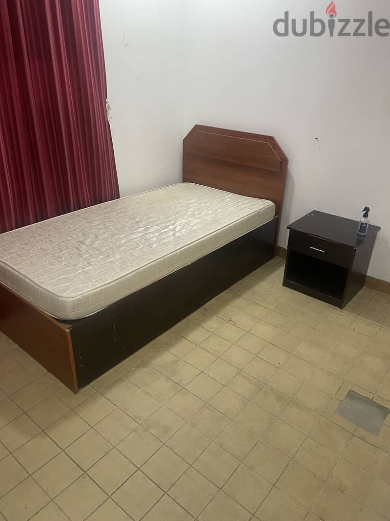 Flat for rent 200 with ewa 1