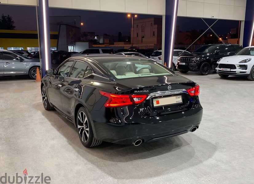 Nissan Maxima 2