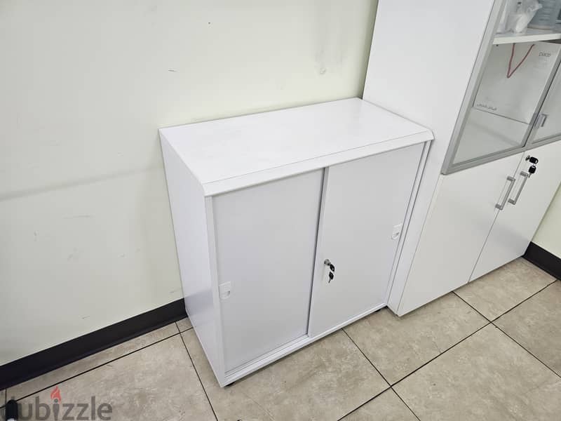 Cabinet 2