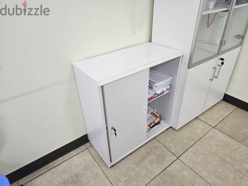 Cabinet 5