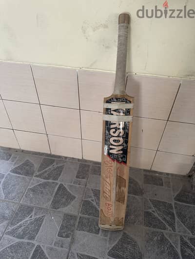 Cricket bat good condition. Tape boll and deuce ball
