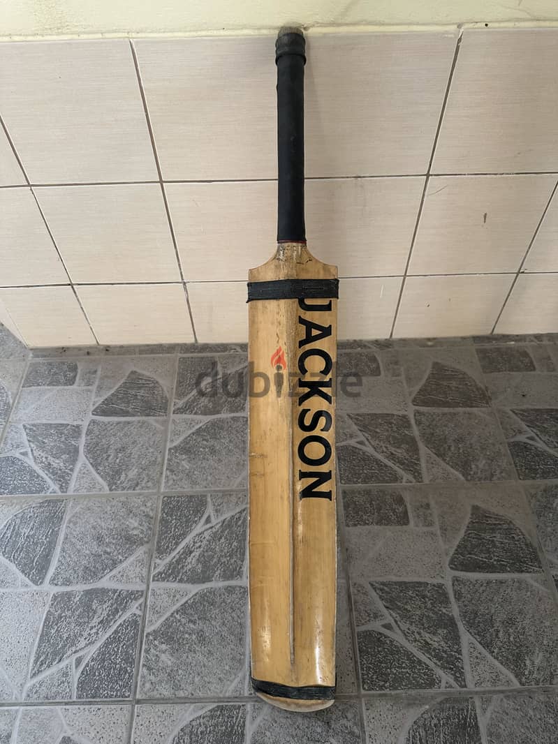 Cricket bat good condition. Tape boll and deuce ball 5